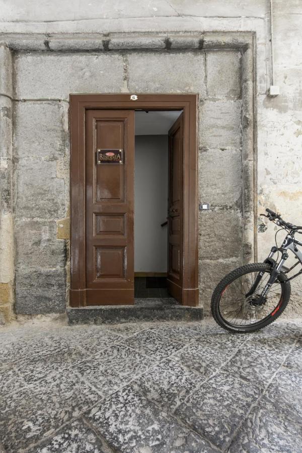 Вилла Residenza San Gregorio Armeno Неаполь Экстерьер фото